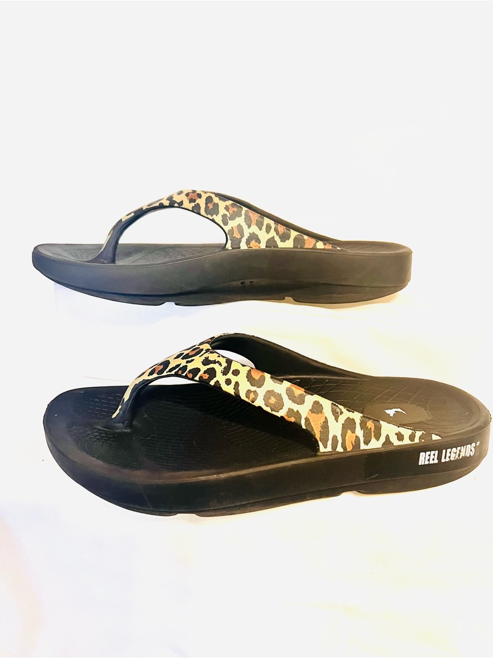 Reel Legends Leopard-Print Black Thong Sandals-Unisex M7, W9-Flip Flop Cushioned